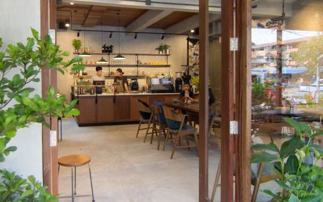 TAN Hostel x Cafe - Adults Only
