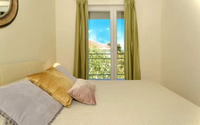 Mar deLuxe Apartments