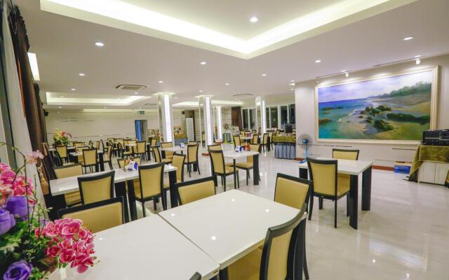 Hua Hin White Villa