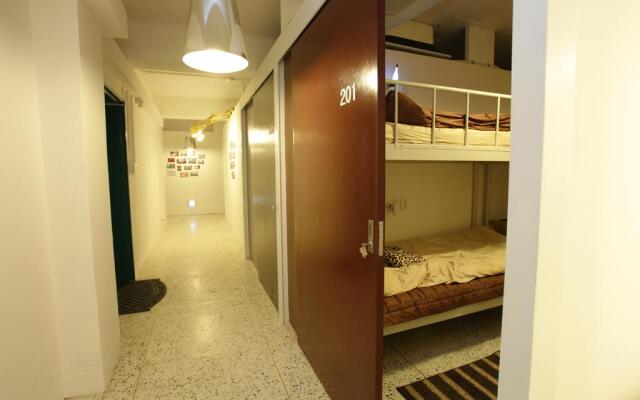 Sum Guesthouse Busan Station