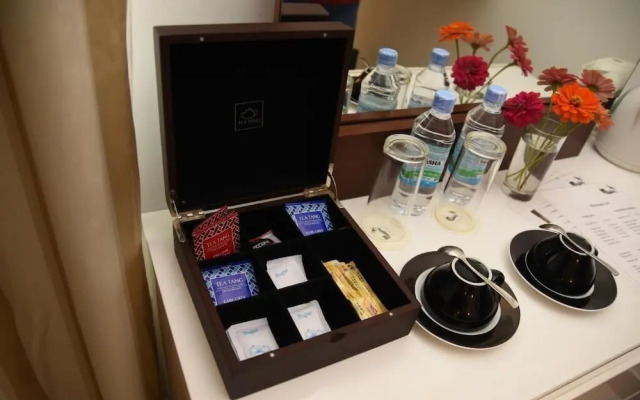 Scarlet White Resort