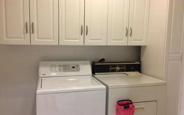 Lovely 2 Bedroom Home with Pool