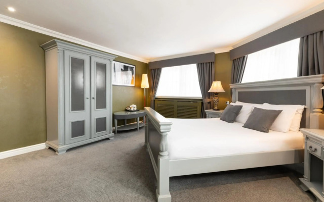 Sir Thomas Hotel