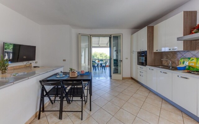 And001 in Andrano With 4 Bedrooms and 2 Bathrooms