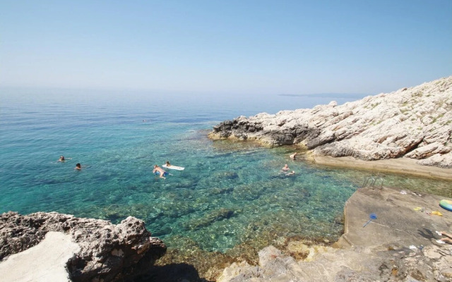 Amazing Home in Dingac-potocine With Wifi and 2 Bedrooms