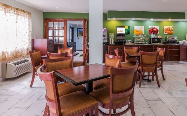 Quality Inn Sycamore - DeKalb
