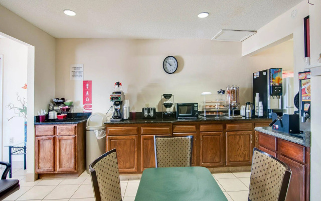 Econo Lodge Glade Springs I-81