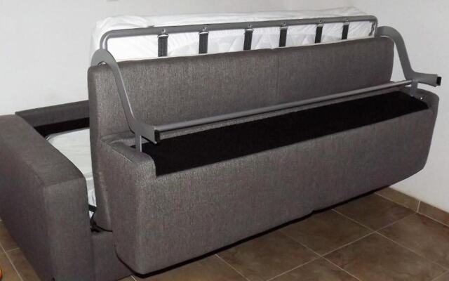 Cozy Apartment 16 With Double bed Sleeper Couch