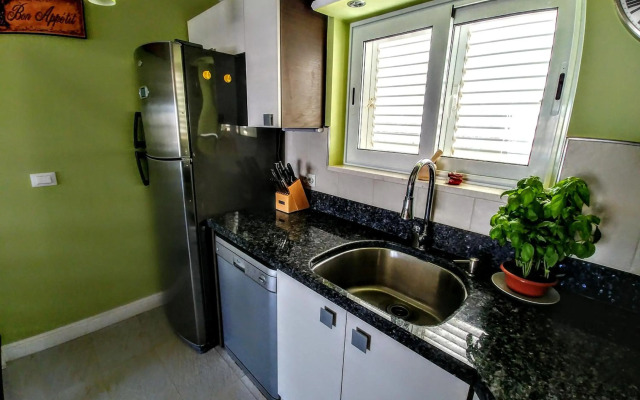 Beautiful 2 bedroom 2 bathroom sea view