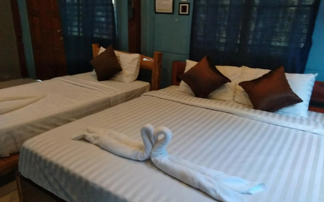 เชอโคว์ เชอโคว์ โฮมสเตย์