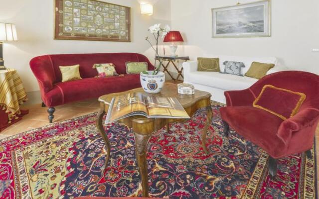 Topazia Halldis Apartment