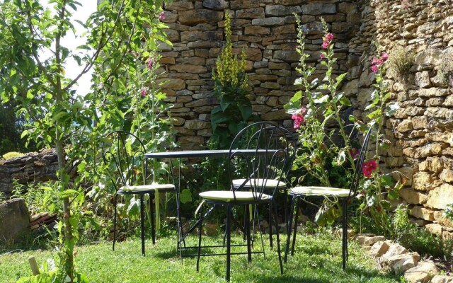 Cozy Holiday Home in Joncy with Valley View