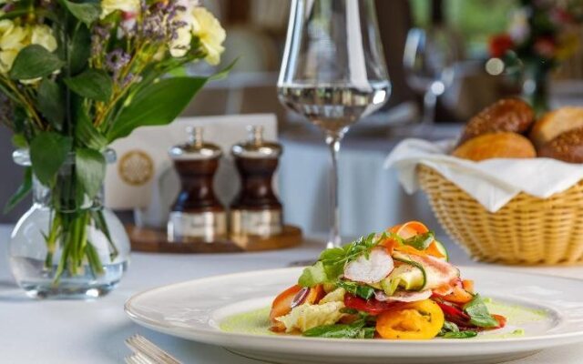 Алтай Вилладж Телецкое