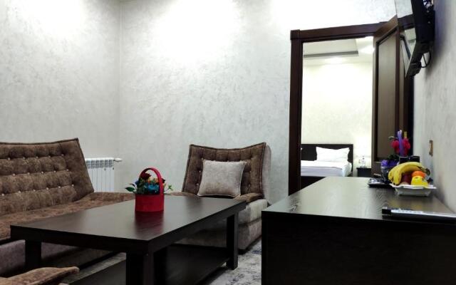 G'ayrat Hoji Ota Hotel