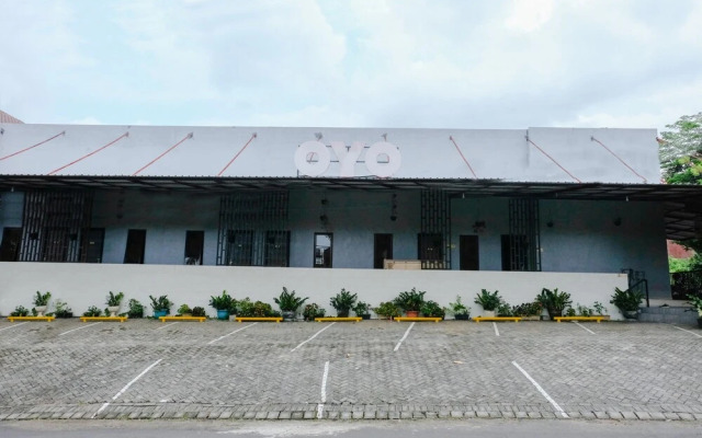 OYO 815 Double D9 Guesthouse