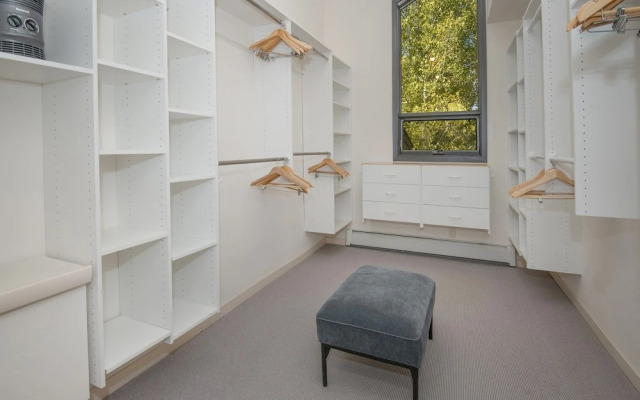 814 Eagle Dr. 4 Bedroom Home by RedAwning