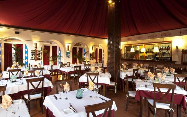 Hotel Los Arcos