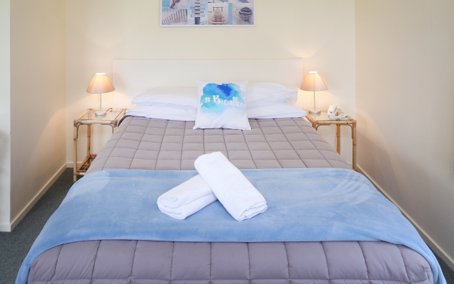 Waiheke Island Motel – Guest Rooms – Ostend