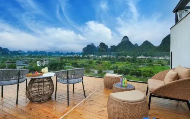 Yangshuo mu Jing shan yuan min su