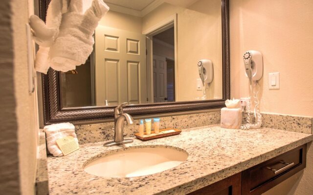 The Palms Hotel & Villas
