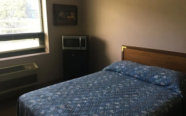 Lafayette Inn