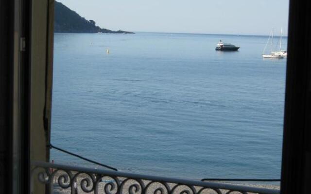 Casa Sea Life, Beachfront with Parking