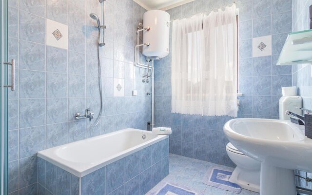 Awesome Home in Sumber With Sauna, Wifi and 7 Bedrooms