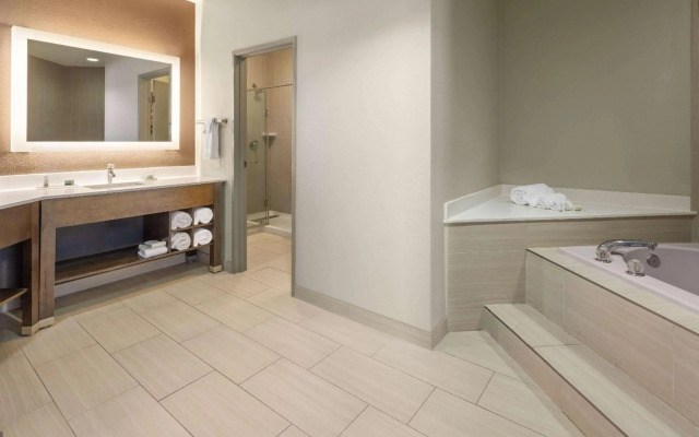 La Quinta Inn & Suites by Wyndham Kokomo