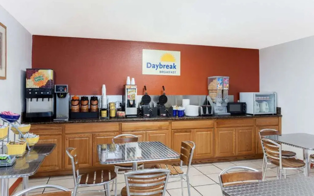 Days Inn & Suite Qualcomm Stadium/sdsu