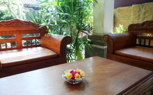 Pollok and Lemayeur Beach Front Hotel