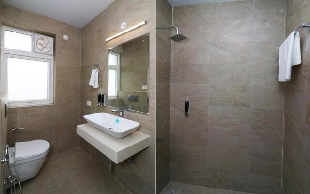 Aadat Hotel Subhash Chowk Gurgaon