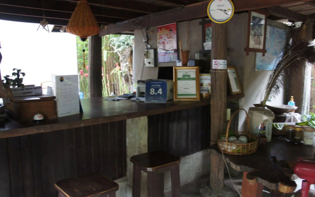 Lao Lu Lodge