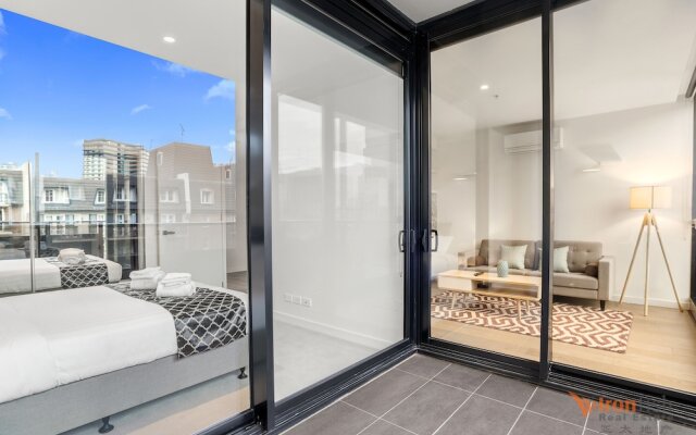 IFSTAYS Blackwood Service Apartment