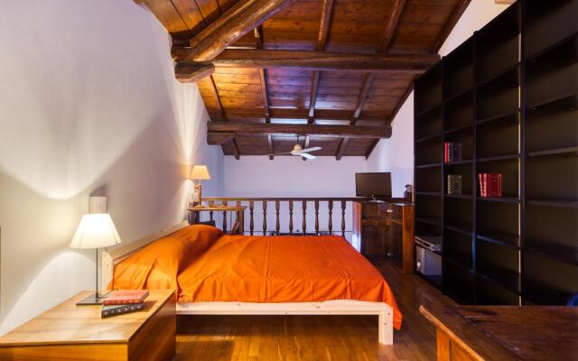 Piazza Maggiore Duplex Apartment by Wonderful Italy