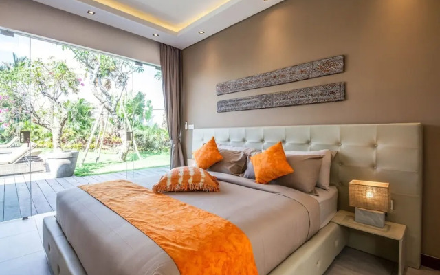Villa 15 Stunning 6 BR Villa 400m to Beach