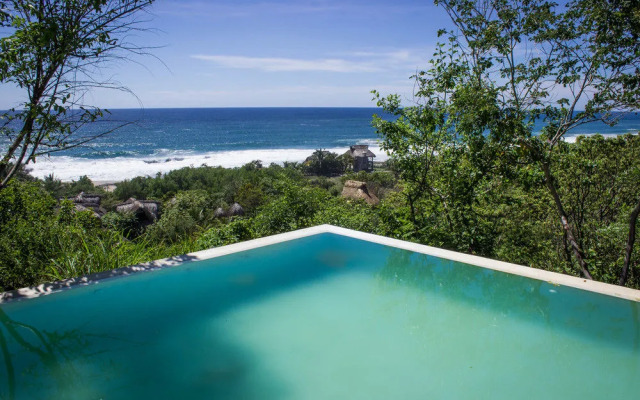 Celeste Del Mar Eco-Hotel