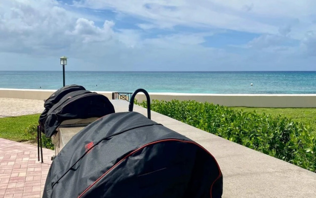 Oceanfront Condo on Seven Mile Beach