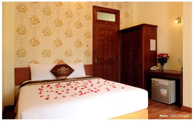 Queen Villa Hotel