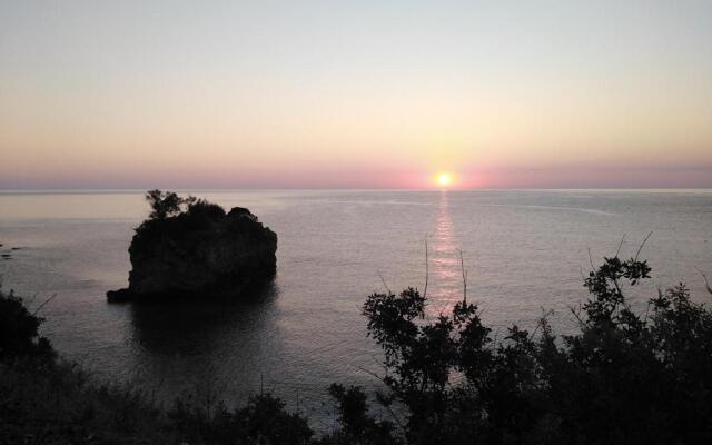 Kamari Beach guest house