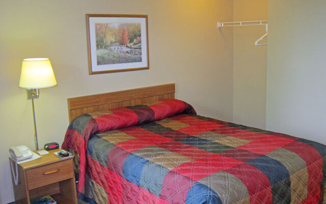 HomeTowne Studios by Red Roof Orlando - UCF Area