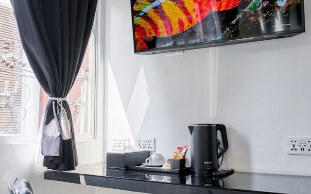 Thonglor Suites Hotel