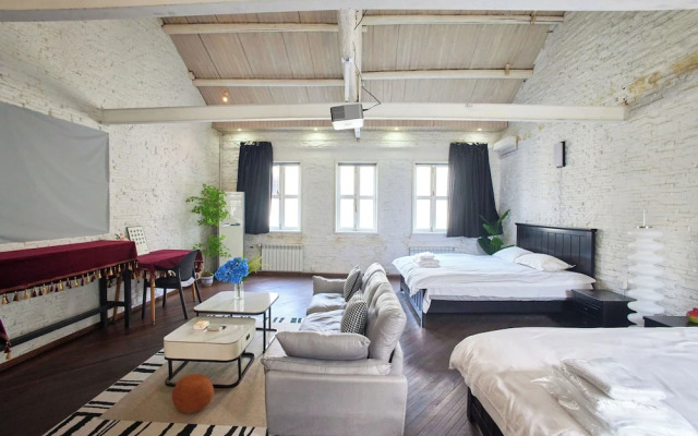 Book and Bed-Jingan Temple