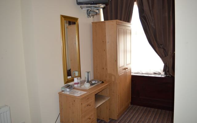The Globe Hotel