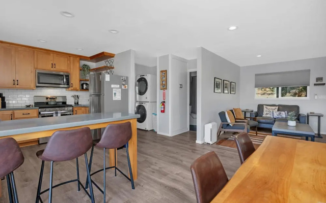 Modern 2bd Cabin With Stunning Views of Bass Lake