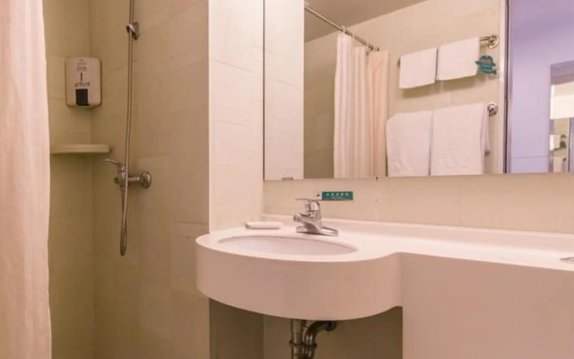 Jinjiang Inn Fengshang Xian Railway Station