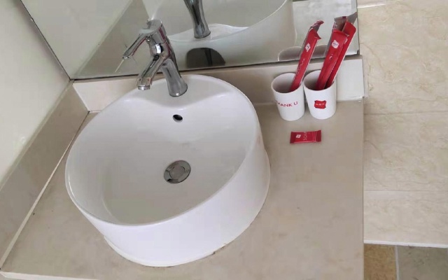 Thank Inn Hotel Hebei Shijiazhuang Qiaoxi District Jiefang Square Metro Station – Bathroom – Shijiazhuang