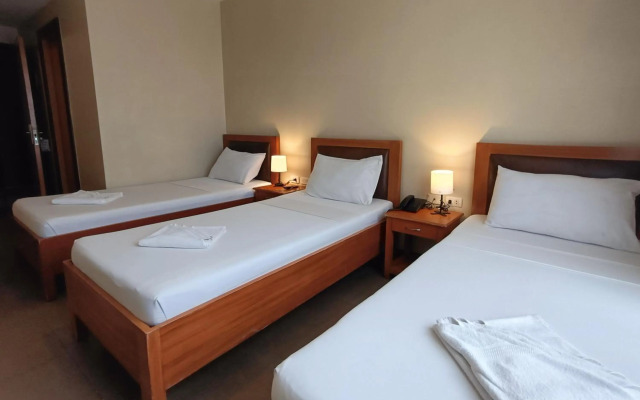 Fuente Oro Business Suites Cebu powered by Cocotel