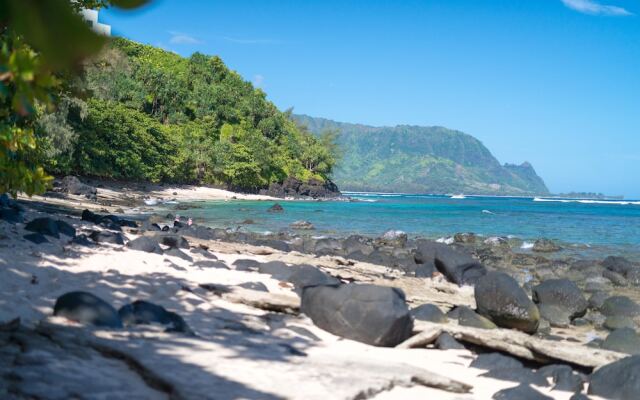 Pali Ke Kua #237 2 Bedroom Condo by RedAwning