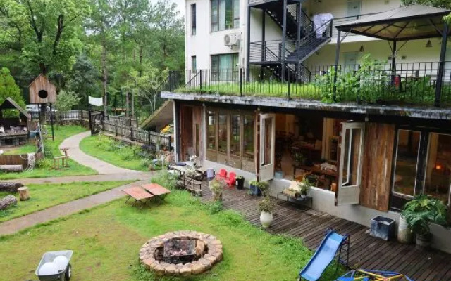 Duck Farm · The Lodge In Woods