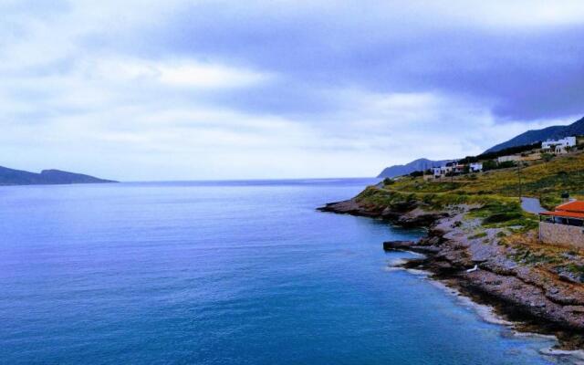 Tholos Alexandra's Beachfront House